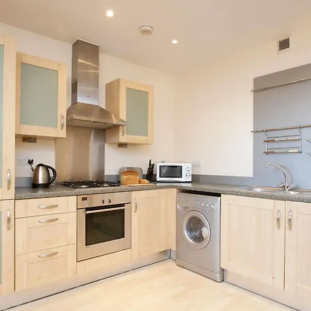 Cleyro Serviced - Harbourside Daire Bristol