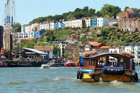 Cleyro Serviced - Harbourside * Bristol