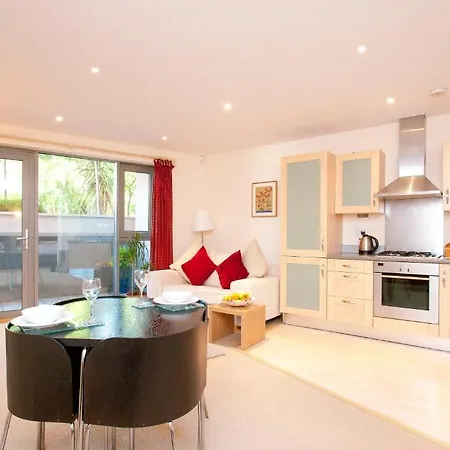 Cleyro Serviced - Harbourside Appartement Bristol